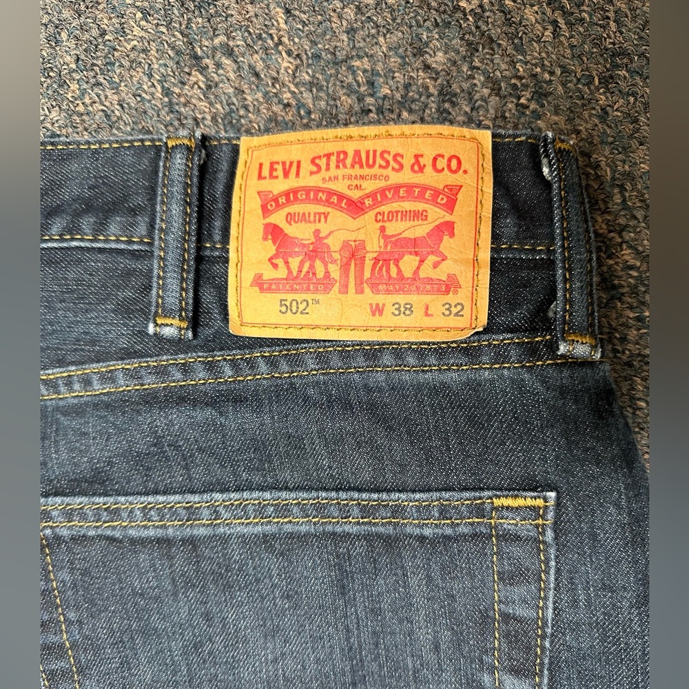 Levi’s 502 great condition 38x32.